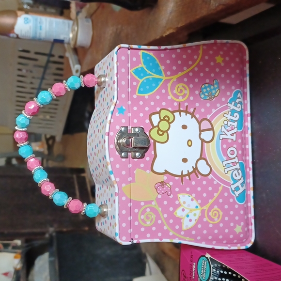 Hello Kitty Collection - Picture 2 of 4